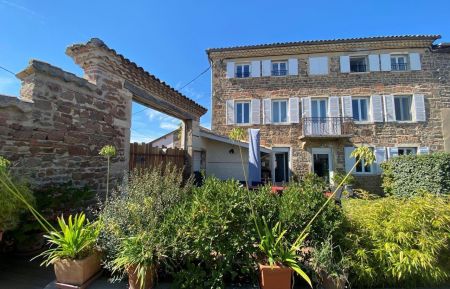 G&icirc;te n&deg;10011 Saint-&Eacute;tienne-des-Oulli&egrave;res - Rh&ocirc;ne - Le Petit G&icirc;te d'Antoine - 6 personnes &agrave; Saint Etienne des Oulli&egrave;res dans le Beaujolais - Rh&ocirc;ne.
