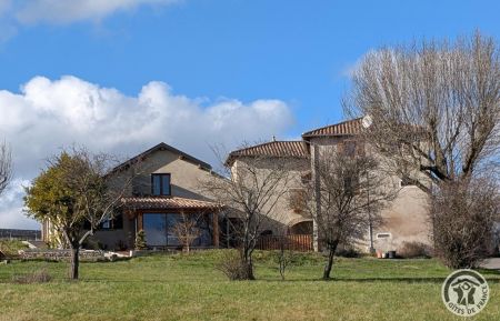 G&icirc;te n&deg;10023 Lantigni&eacute; - Rh&ocirc;ne - G&icirc;te "Charme des Bruy&egrave;res" avec espace bien-&ecirc;tre, chez le vigneron &agrave; Lantigni&eacute; dans le Beaujolais - Rh&ocirc;ne. 