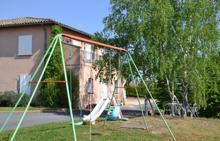 G&icirc;te n&deg;1237 Cerci&eacute; - Rh&ocirc;ne - G&icirc;te "Aujogues Gilles" &agrave; CERCIE dans le Beaujolais - Rh&ocirc;ne.