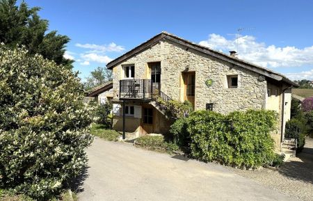 G&icirc;te n&deg;1274 Pommiers - Rh&ocirc;ne - Le "Domaine Albert" : 3 G&icirc;tes et 3 Chambres d'H&ocirc;tes &agrave; Pommiers dans le Beaujolais - Rh&ocirc;ne.