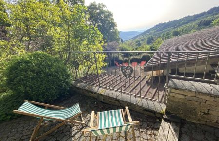 G&icirc;te n&deg;1858 Vernay - Rh&ocirc;ne - G&icirc;te 'Le Tourv&eacute;on' &agrave; Vernay (Rh&ocirc;ne, Beaujolais, r&eacute;gion de Beaujeu) : Coin d&eacute;tente gite de Tourv&eacute;on avec vue sur le Mont Blanc