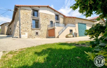 G&icirc;te n&deg;1950 Chabani&egrave;re - Rh&ocirc;ne - Le petit g&icirc;te du Tilleul &agrave; Chabani&egrave;re, maison de vacances 3 chambres (Rh&ocirc;ne, Coteaux du Lyonnais, entre Lyon et Saint-Etienne)