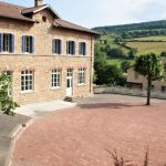 Grand G&icirc;te (43 lits) des 2 Grosnes &agrave; Ouroux - Haut Beaujolais dans le Rh&ocirc;ne. 