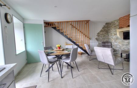 G&icirc;te n&deg;10022 Les Ardillats - Rh&ocirc;ne - G&icirc;te du Mont Sombet &agrave; Les Ardillats, dans le Beaujolais - proche de Beaujeu dans le Rh&ocirc;ne : le s&eacute;jour au rez-de-chauss&eacute;e.