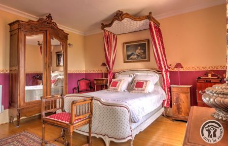 Chambre d'h&ocirc;tes n&deg;2080 Gleiz&eacute; - Rh&ocirc;ne - Chambres d'H&ocirc;tes "A l'Or&eacute;e des Vignes" &agrave; Gleiz&eacute; dans le Beaujolais - Rh&ocirc;ne : Suite "Iris" &agrave; l'&eacute;tage.