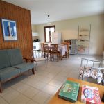 G&icirc;te "Roseau" &agrave; Ouroux, en Haut Beaujolais, dans le Rh&ocirc;ne : coin salon et s&eacute;jour.