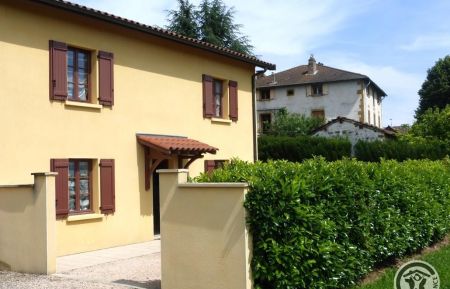 G&icirc;te n&deg;1648 Saint-Germain-Nuelles - Rh&ocirc;ne - "G&icirc;te Plein Soleil" - 11 personnes &agrave; St Germain-Nuelles dans le Beaujolais - Rh&ocirc;ne : la maison et l'acc&egrave;s.