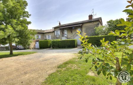 G&icirc;te n&deg;1638 Saint-Julien - Rh&ocirc;ne - G&icirc;te "Chez Etienne" sur un grand domaine comportant 6 g&icirc;tes, avec piscine &agrave; Saint Julien, dans le Beaujolais - Rh&ocirc;ne : la maison.