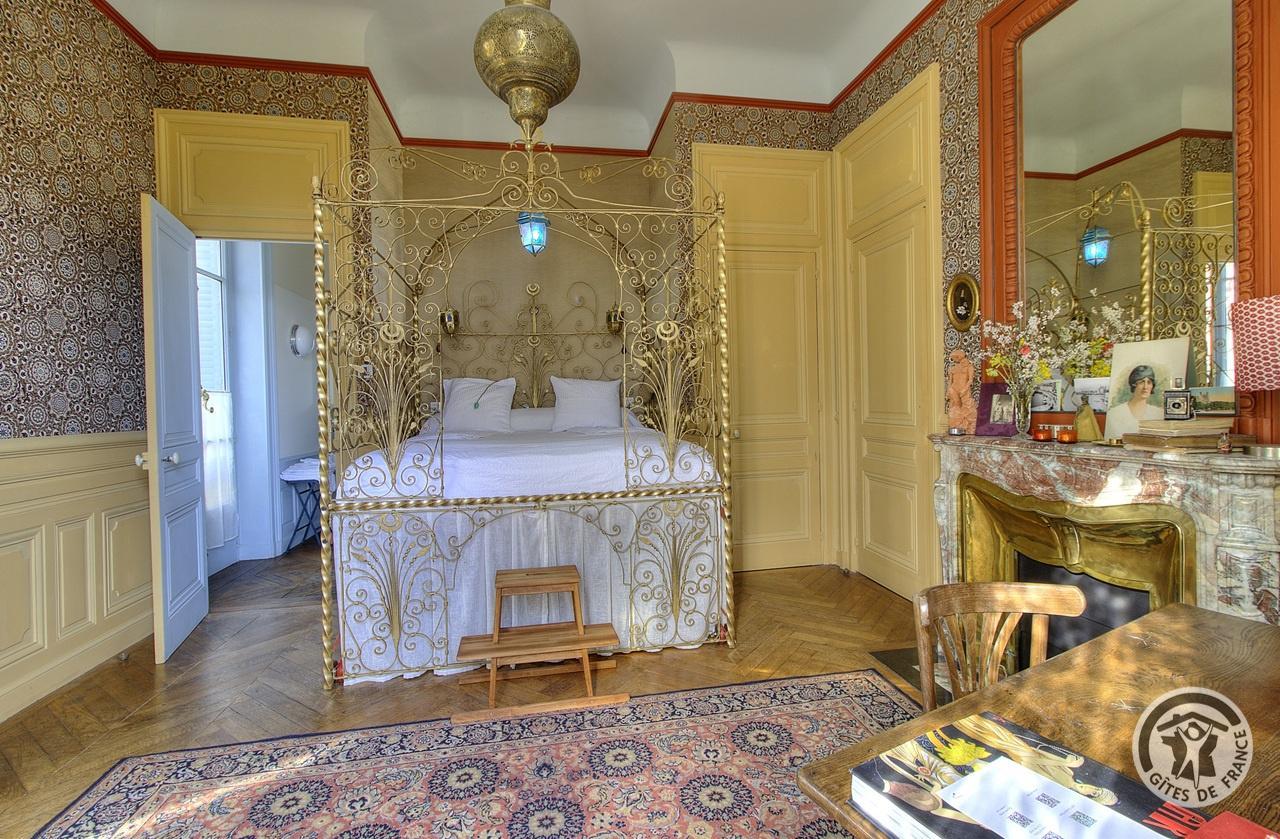 Hôtel - Musée de La Villa Bagatelle - 3 Chambres d'hôtes de charme à IRIGNY dans la Métropole de LYON : la Chambre "l'Orientale" (1er étage). photo 16