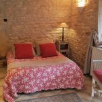 "Domaine Albert" - 4 Chambres d'Hôtes à Pommiers dans le Beaujolais - Rhône : Chambre d'hôtes 1 pour 2 personnes. "Domaine Albert" - 4 Chambres d'Hôtes à Pommiers dans le Beaujolais - Rhône : Chambre d'hôtes 1 pour 2 personnes.