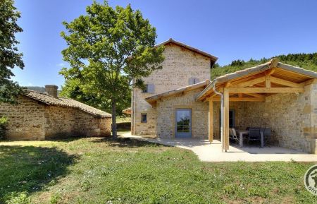 G&icirc;te n&deg;1845 Rivolet - Rh&ocirc;ne - Grand g&icirc;te de caract&egrave;re de 14 personnes dans maison ind&eacute;pendante "La Maison du Cr&ecirc;t" &agrave; RIVOLET dans le Beaujolais - Rh&ocirc;ne : la maison de caract&egrave;re.