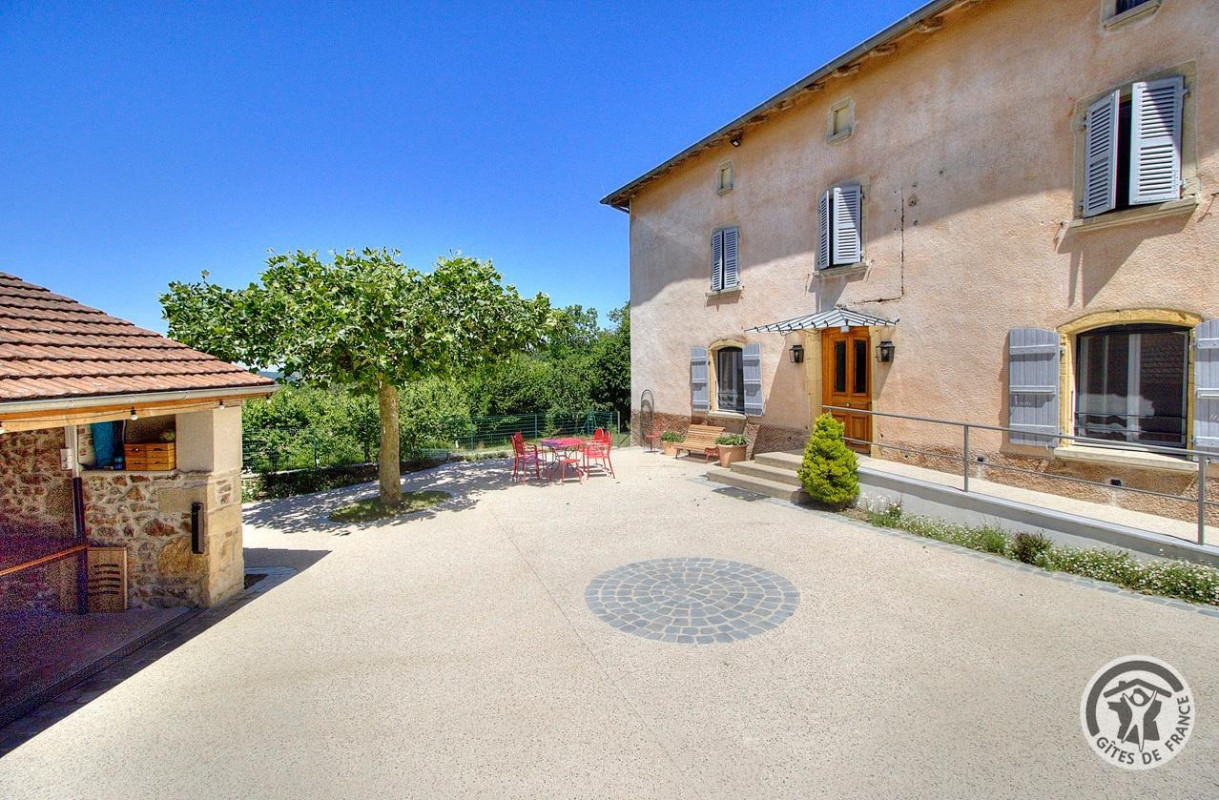 Jardin clos et espaces extérieurs du Domaine de Marthe