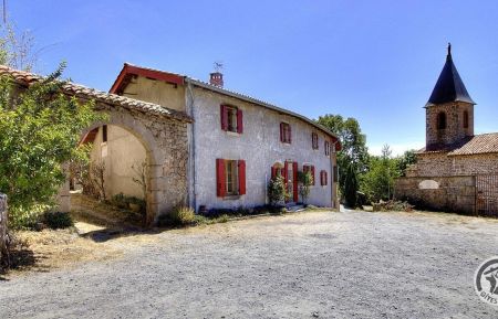Grand Gîte - 15 personnes "Le Petit Saint Martin" à Montrottier dans les Monts du Lyonnais - Rhône. Gîte n°10044 Montrottier - Rhône - Grand Gîte - 15 personnes "Le Petit Saint Martin" à Montrottier dans les Monts du Lyonnais - Rhône.