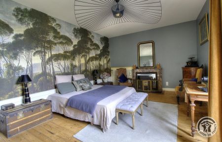 Chambre d'h&ocirc;tes n&deg;2403 Marchampt - Rh&ocirc;ne - Maison d'H&ocirc;tes de Charme "Le Domaine de Marchampt" dans le Beaujolais - Rh&ocirc;ne : la Suite "La Roman&eacute;e d'Or" (&eacute;tage).