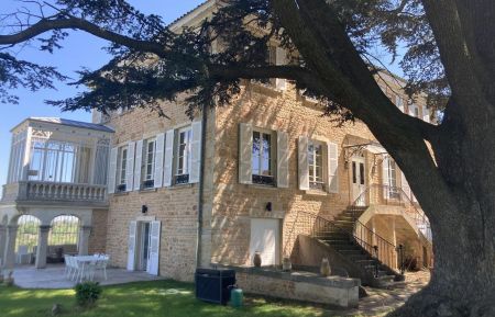G&icirc;te de groupe n&deg;3113 Denic&eacute; - Rh&ocirc;ne - Demeure de charme en Beaujolais "La Maison Laetitia" &agrave; DENICE dans le Rh&ocirc;ne : La Grande Laetitia.