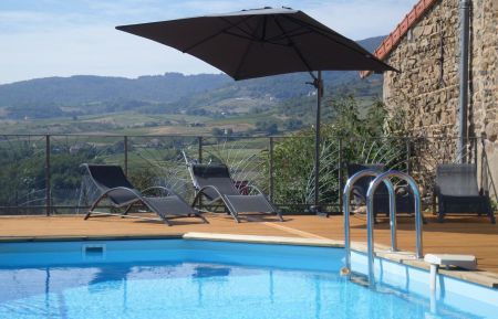 Chambre d'h&ocirc;tes n&deg;2387 &Eacute;meringes - Rh&ocirc;ne - Chambres d'H&ocirc;tes 'Les Chambres de l'Escale' &agrave; Emeringes (Rh&ocirc;ne - Beaujolais): la piscine.